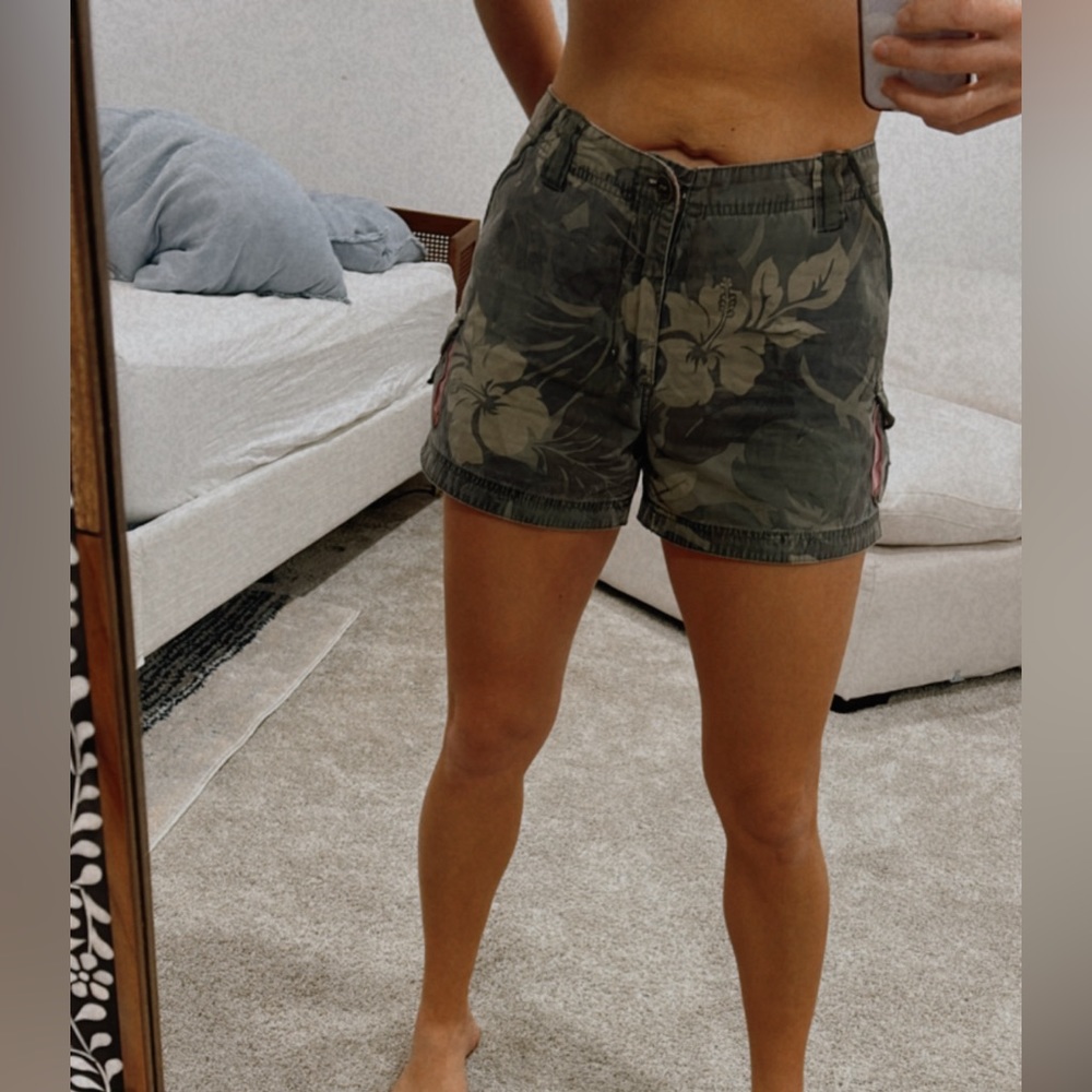Hawaiian flower camo shorts